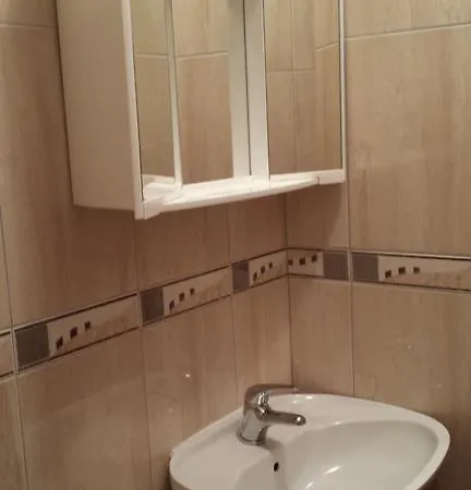 Nana Biograd Na Moru
