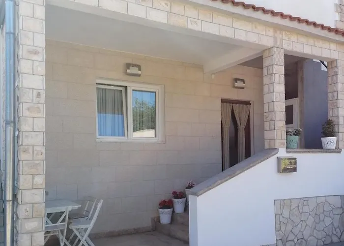 Apartman Nana *