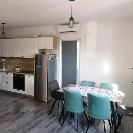 Nana Apartmán