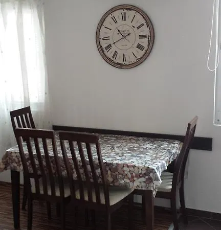 Nana Apartman *