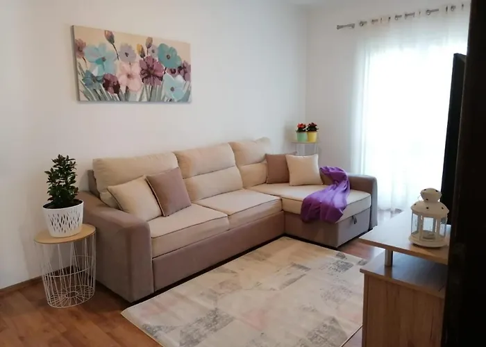 Nana Biograd Na Moru