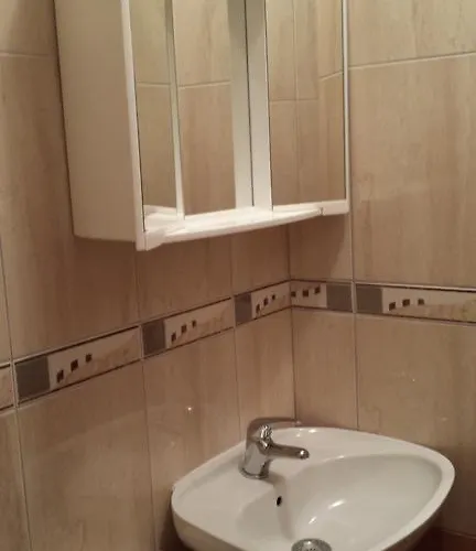 Nana Biograd Na Moru