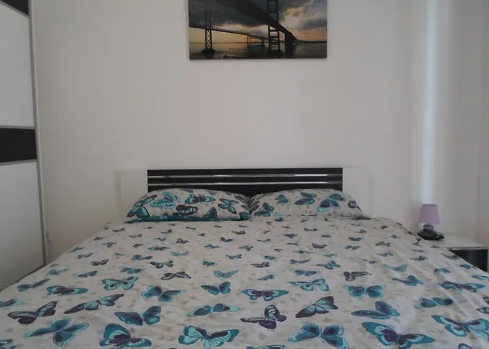 Nana Biograd Na Moru